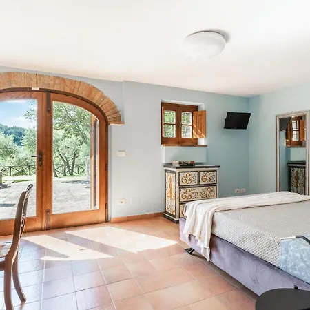 3 Bedroom Beautiful In * Arezzo