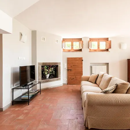 Feriehus 3 Bedroom Beautiful In Arezzo