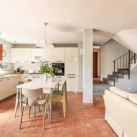 Feriehus 3 Bedroom Beautiful In Arezzo