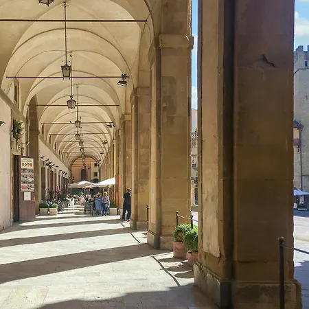 Feriehus 3 Bedroom Beautiful In Arezzo