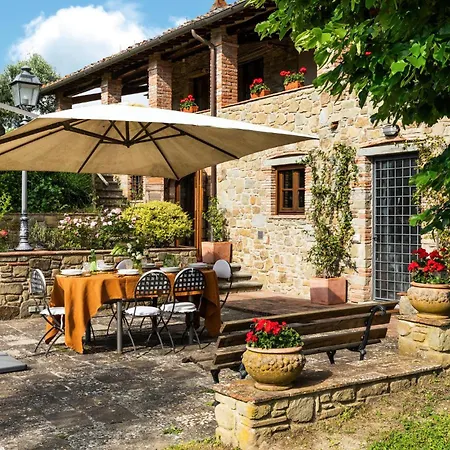 3 Bedroom Beautiful In Arezzo
