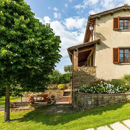 3 Bedroom Beautiful In Arezzo