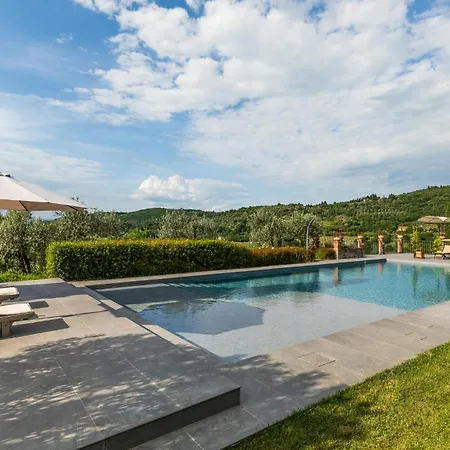 3 Bedroom Beautiful In * Arezzo